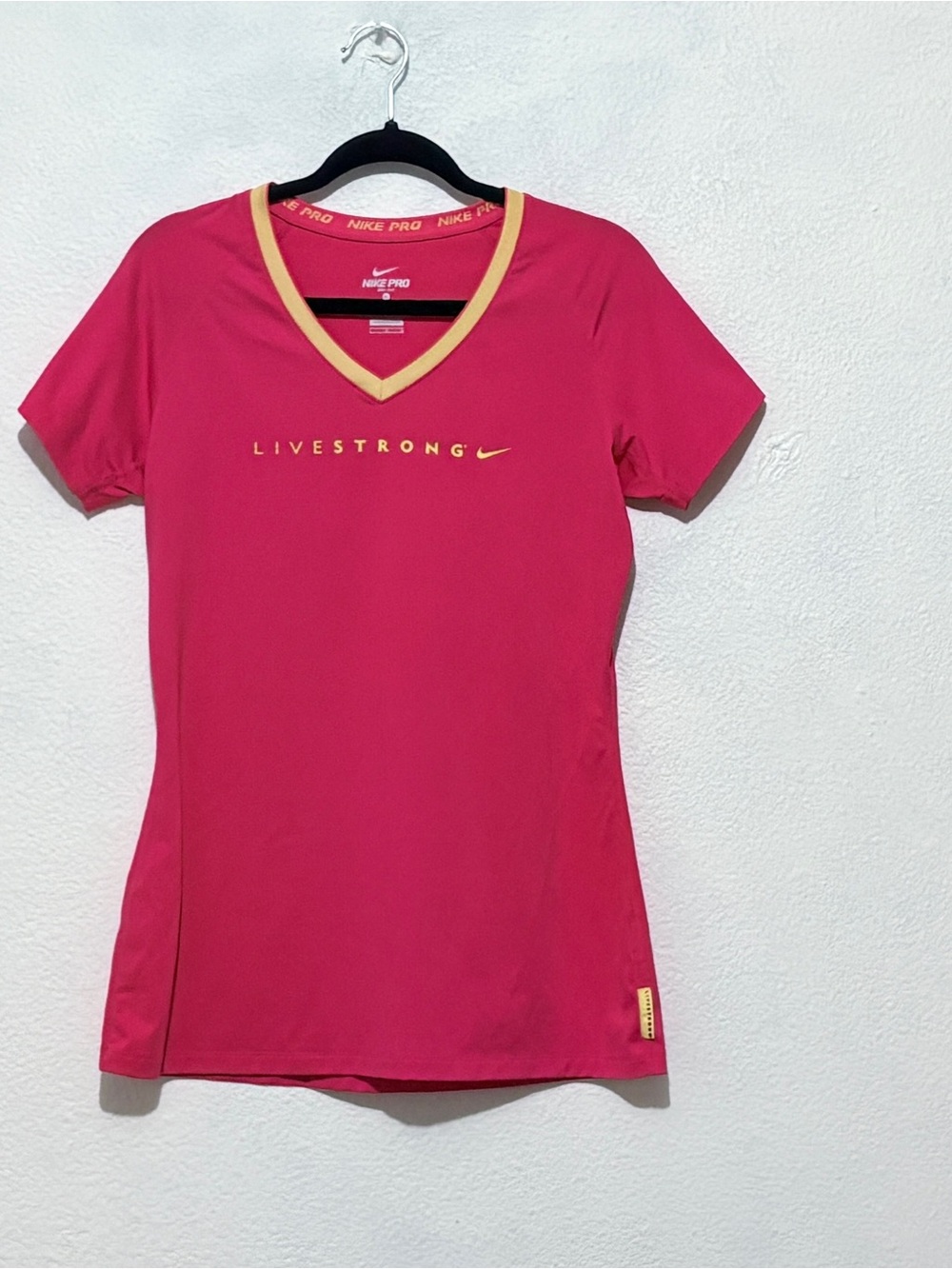 Nike Pro Dri-FIT FITTED T-Shirt Womens L Red Livestrong V-Neck Short Sleeve